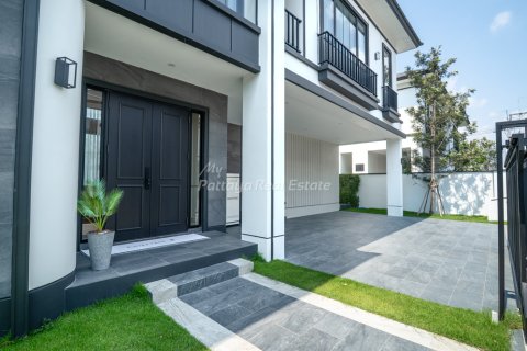 Haus in Bang Lamung, Thailand 4 Schlafzimmer № 171461 - Foto 2