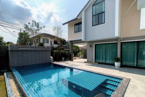 Villa in Chiang Mai, Thailand 6 bedrooms № 160005 - photo 2