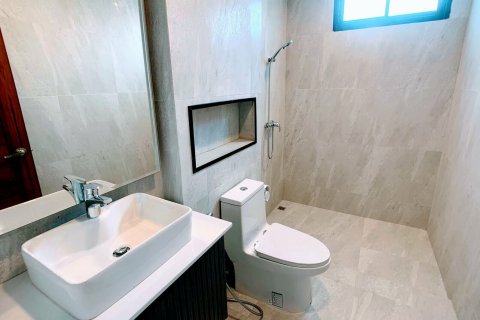 Villa in Chiang Mai, Thailand 6 bedrooms № 160005 - photo 16