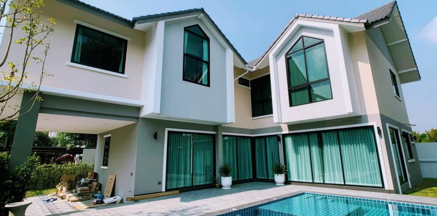 Villa à Chiang Mai, Thaïlande 6 chambres № 160005