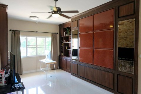 Villa in Chiang Mai, Thailand 4 bedrooms № 160008 - photo 16