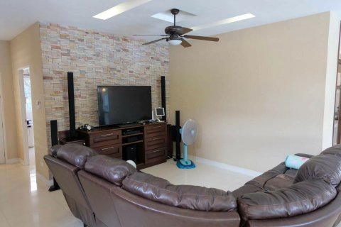 Villa in Chiang Mai, Thailand 4 bedrooms № 160008 - photo 12