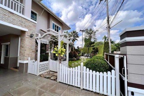 Villa in Chiang Mai, Thailand 4 bedrooms № 160008 - photo 2