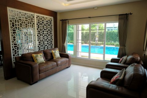 Villa in Chiang Mai, Thailand 4 bedrooms № 160008 - photo 6
