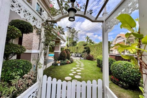 Villa in Chiang Mai, Thailand 4 bedrooms № 160008 - photo 3