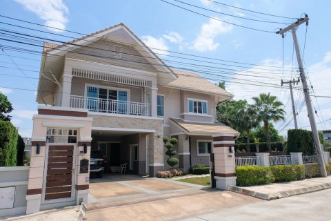 Villa in Chiang Mai, Thailand 4 bedrooms № 160008