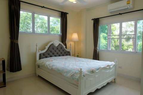 Villa in Chiang Mai, Thailand 4 bedrooms № 160008 - photo 18