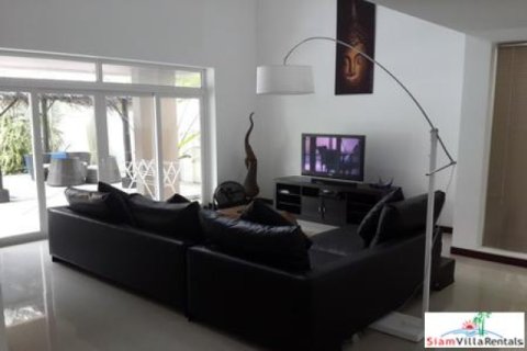 Villa on Jomtien Beach, Pattaya, Thailand 4 bedrooms № 193506 - photo 5