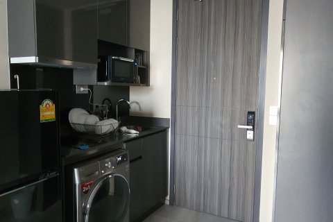 Studio dans le Condo à Watthana, Bangkok, Thaïlande № 140143 - photo 16