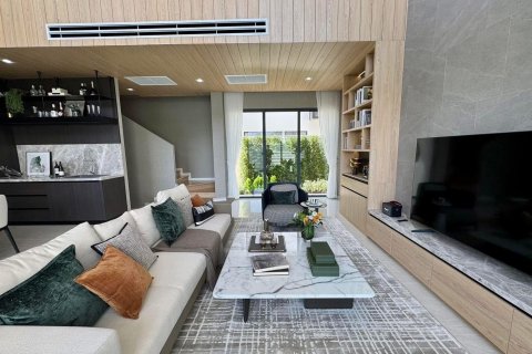 Villa in Pattaya, Thailand 4 bedrooms № 140149 - photo 19