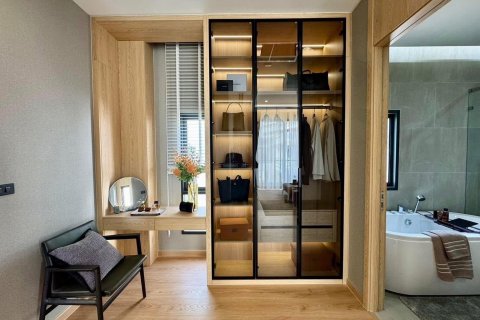 Villa in Pattaya, Thailand 4 bedrooms № 140149 - photo 8