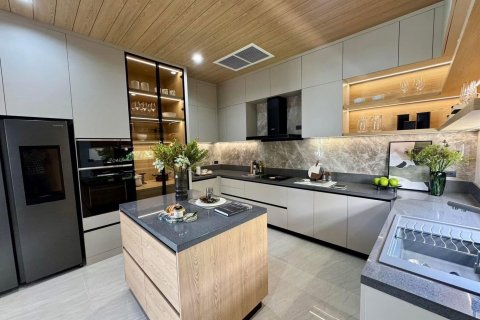 Villa in Pattaya, Thailand 4 bedrooms № 140149 - photo 22