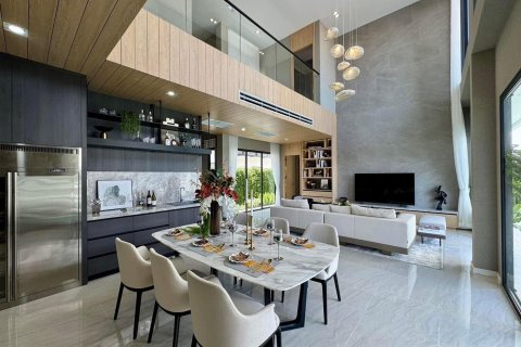 Villa in Pattaya, Thailand 4 bedrooms № 140149 - photo 18