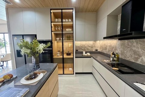 Villa in Pattaya, Thailand 4 bedrooms № 140149 - photo 23