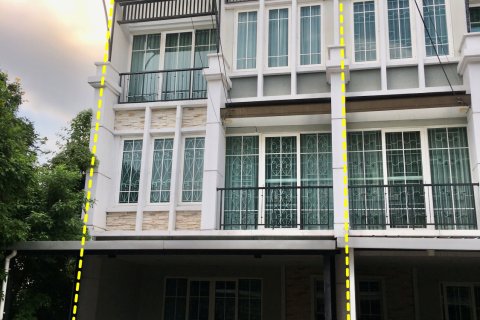 Townhouse in Bueng Kum, Bangkok, Thailand 4 bedrooms № 158680