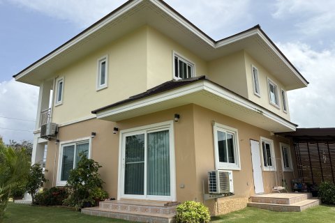 House in Phang Nga, Thailand 4 bedrooms № 160352 - photo 6