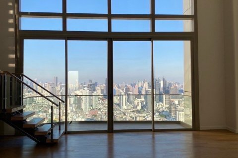 Кондоминиум с 4 спальнями в Кхлонг Сане, Бангкок, Таиланд № 160350 - фото 2