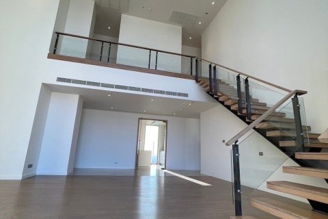 Кондоминиум с 4 спальнями в Кхлонг Сане, Бангкок, Таиланд № 160350 - фото 3