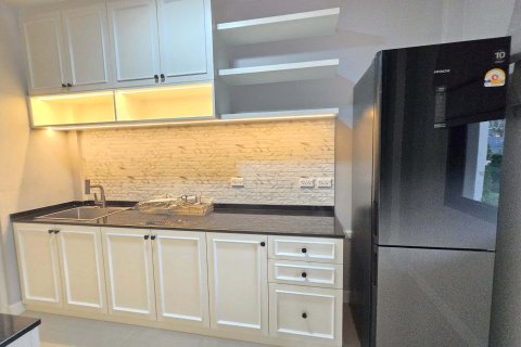 House in Bang Kaeo, Thailand 4 bedrooms № 160354 - photo 7