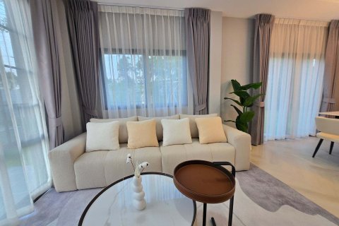 House in Bang Kaeo, Thailand 4 bedrooms № 160354 - photo 4
