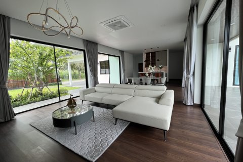 House in Chiang Mai, Thailand 4 bedrooms № 149961 - photo 5