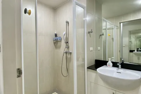 Кондоминиум с 2 спальнями в Ваттхане, Бангкок, Таиланд № 158340 - фото 10