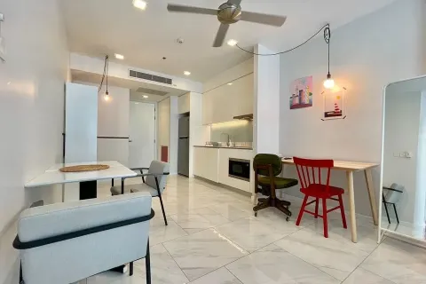 Condo in Watthana, Bangkok, Thailand, 2 bedrooms  № 158343 - photo 2