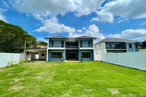 Дом в Сан-Сая, Таиланд с 4 спальнями  № 158344