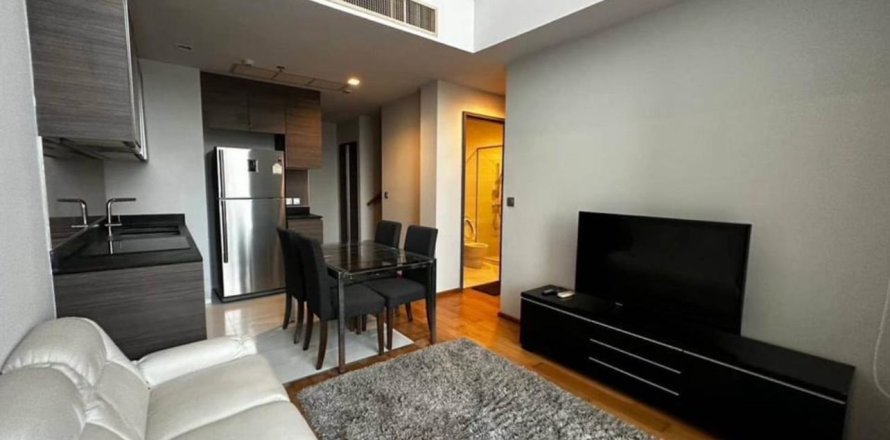 Дуплекс в Клонг Тоэй, Бангкок, Таиланд с 2 спальнями  № 163248