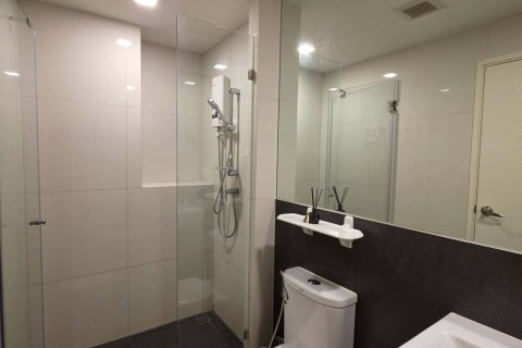 Studio dans le Condo à Phra Khanong, Bangkok, Thaïlande  № 163250 - photo 3