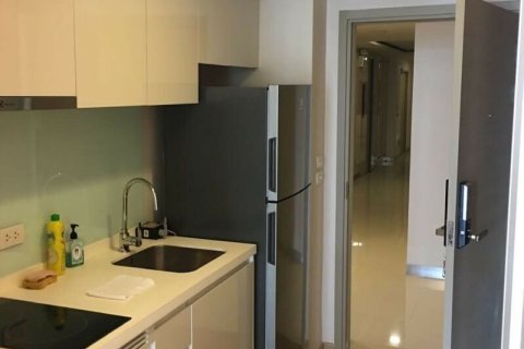 Studio dans le Condo à Watthana, Bangkok, Thaïlande  № 163246 - photo 2