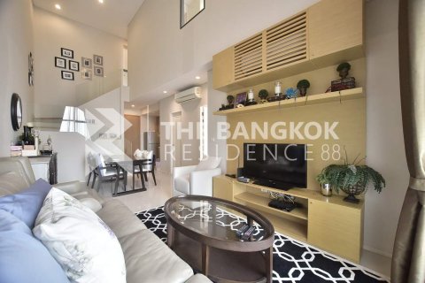 Condo in Bangkok, Thailand, 2 bedrooms  № 184934 - photo 2