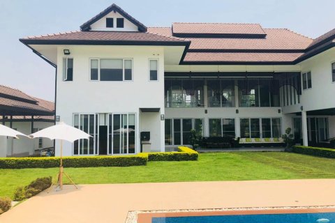 Вилла в Чиангмае, Таиланд с 5 спальнями № 155384 - фото 1