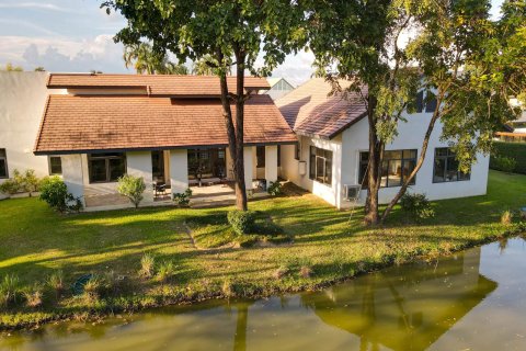 House in Chiang Mai, Thailand 3 bedrooms № 155381