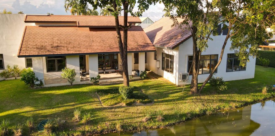 House in Chiang Mai, Thailand 3 bedrooms № 155381