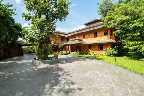Villa in Chiang Mai, Thailand 6 bedrooms № 155385 - photo 8
