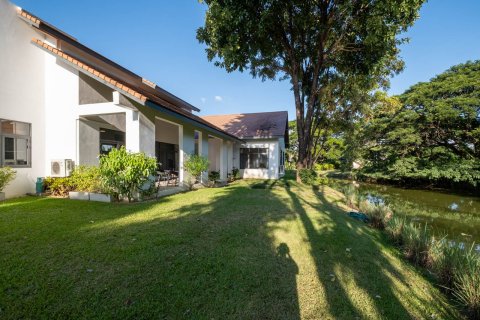 House in Chiang Mai, Thailand 3 bedrooms № 155380 - photo 2