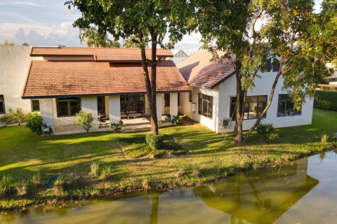 House in Chiang Mai, Thailand 3 bedrooms № 155380 - photo 1