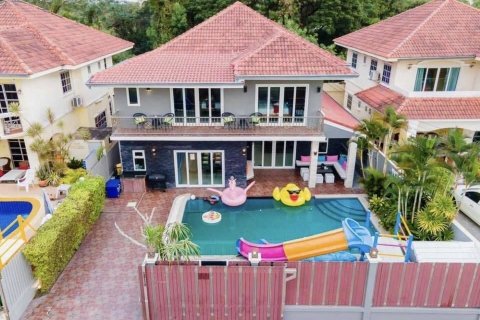 Villa à Pattaya, Thaïlande 7 chambres № 170671