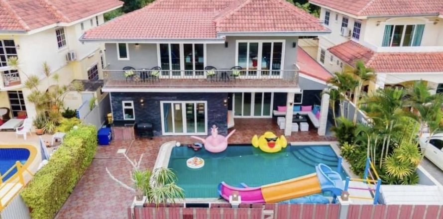 Villa à Pattaya, Thaïlande 7 chambres № 170671