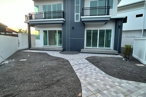 Дом в Сураттхани, Таиланд с 4 спальнями  № 170675 - фото 2