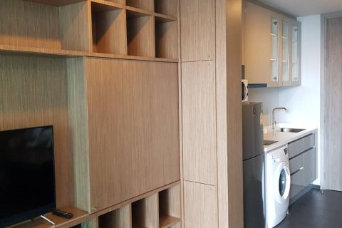 Студия в кондо в Дин Даенге, Бангкок, Таиланд № 170672 - фото 2