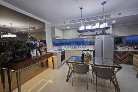 Condo in Pattaya, Thailand, 2 bedrooms № 196324 - photo 12