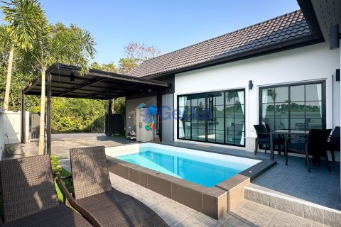 House in Pattaya, Thailand 3 bedrooms № 196329 - photo 4