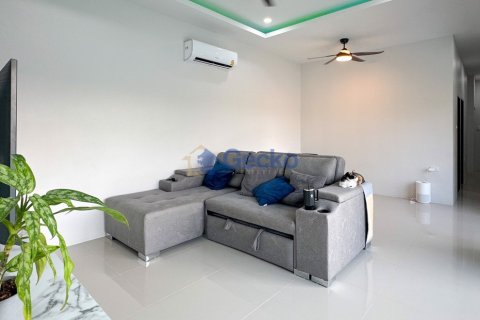 House in Pattaya, Thailand 3 bedrooms № 196329 - photo 18