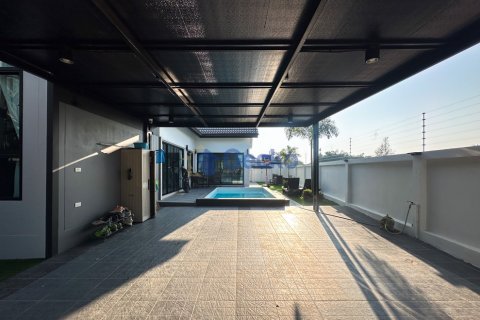 House in Pattaya, Thailand 3 bedrooms № 196329 - photo 6
