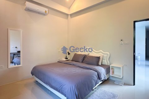 House in Pattaya, Thailand 3 bedrooms № 196329 - photo 17