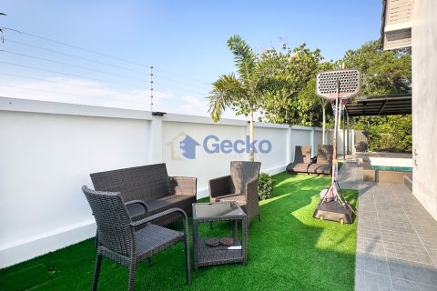 House in Pattaya, Thailand 3 bedrooms № 196329 - photo 5