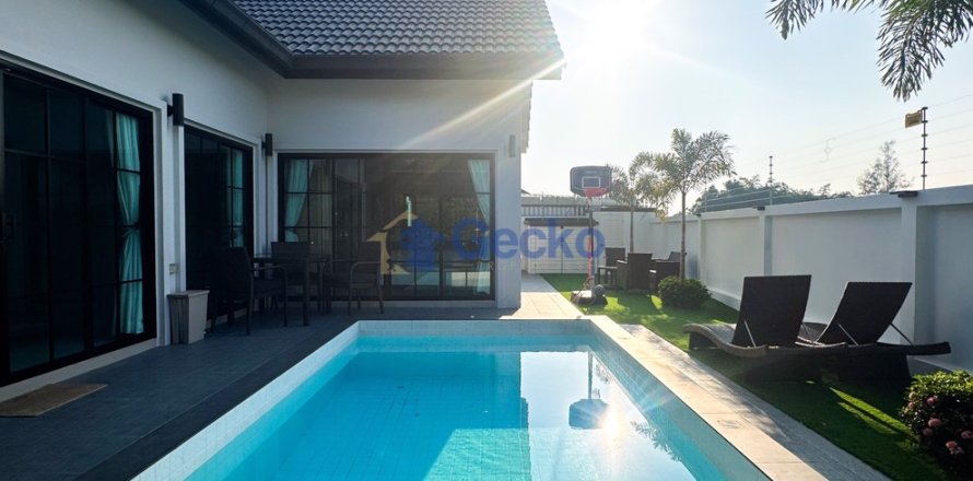 House in Pattaya, Thailand 3 bedrooms № 196329