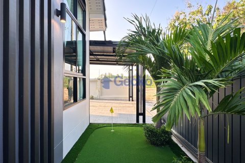 House in Pattaya, Thailand 3 bedrooms № 196329 - photo 8